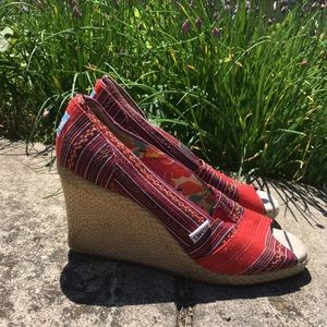 🌹 🌞💥Tom's patterned wedge sandals